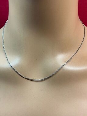 Pagoda Sterling Silver Chain / Necklace. 18 inches long
